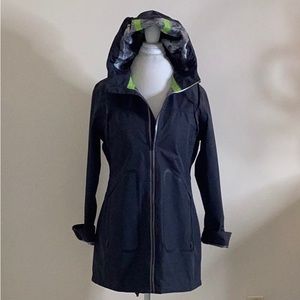 Mondetta, NWOT blk slicker w/ chartreuse details
